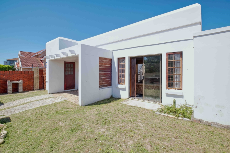 6 Bedroom Property for Sale in Summerstrand Eastern Cape